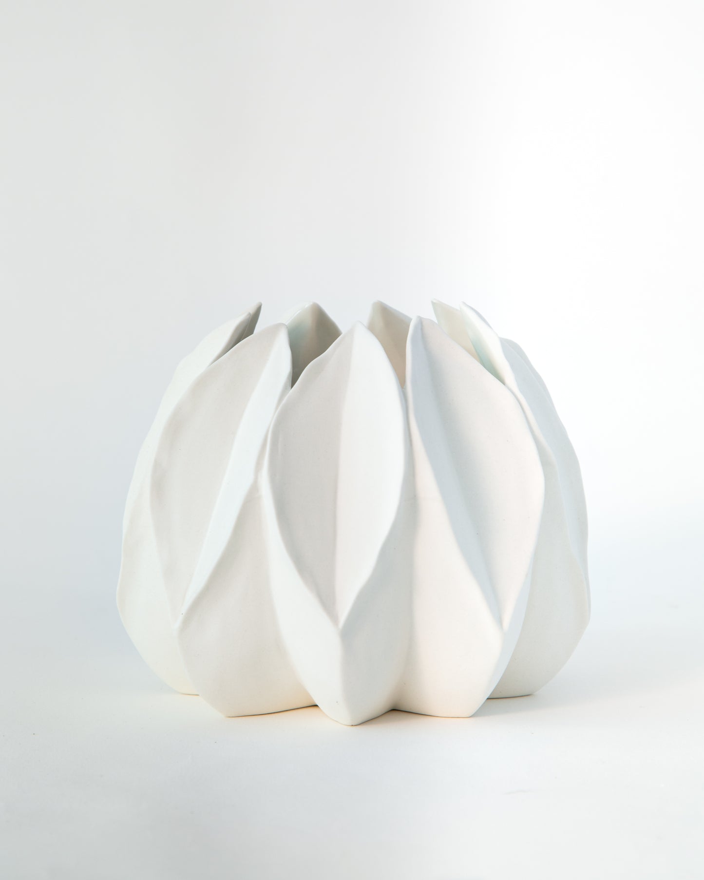ARIA vase,D16cm, H13cm, biscuit porcelain