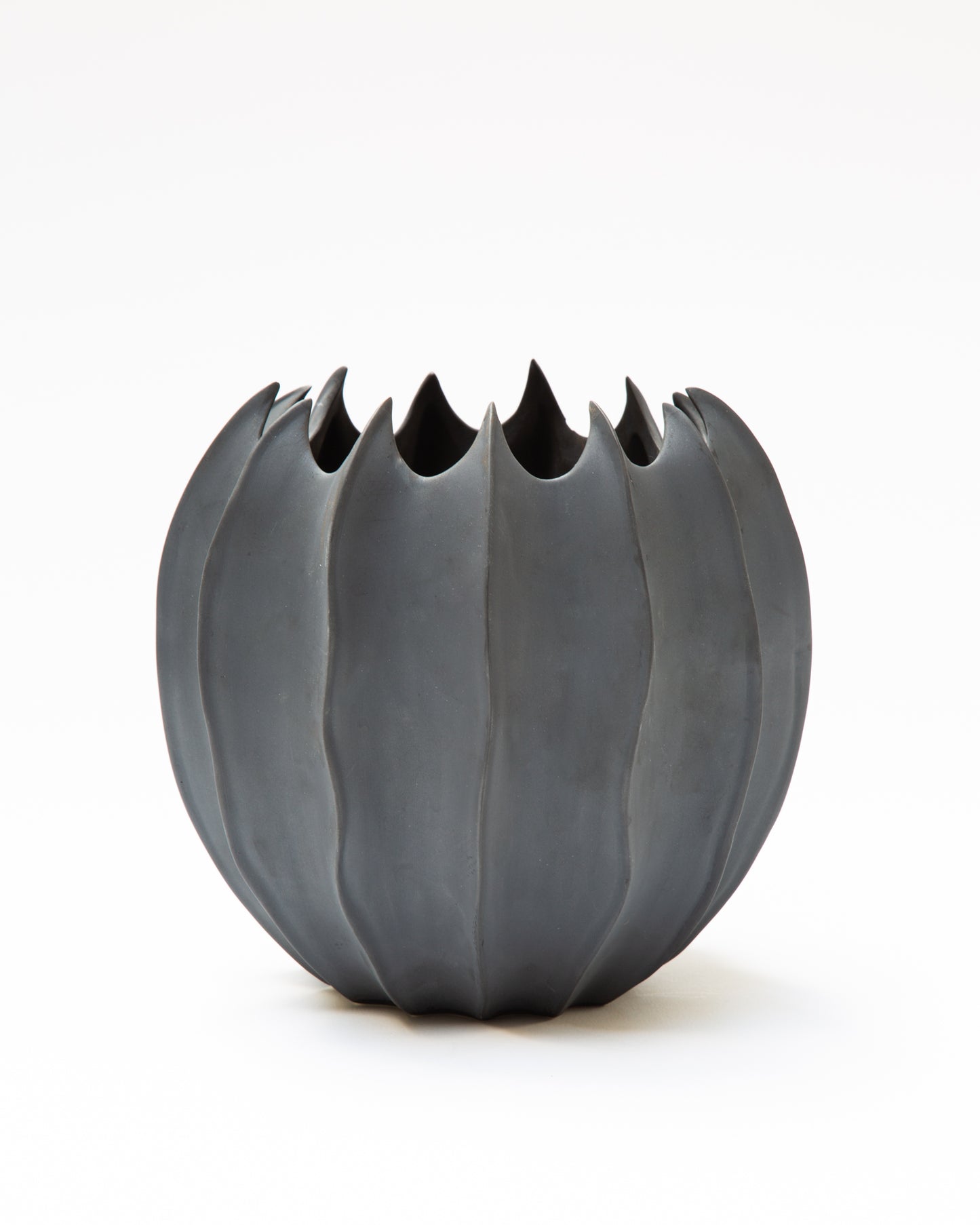 AVA vase black porcelain D=21cm,H=20cm