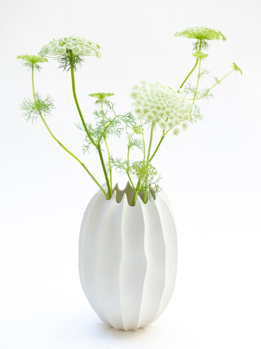 Vase ENYA porcelain en biscuit H = 25,5cm, D17cm